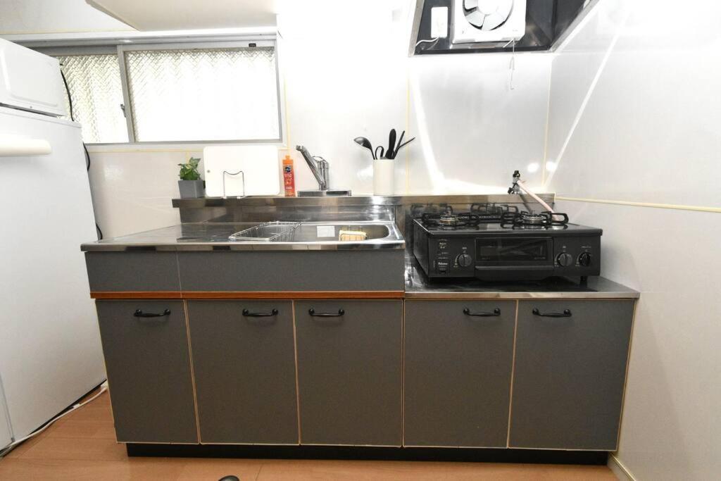 ゆったり1Ldkで最大8人まで宿泊可能！博多駅・キャナルも徒歩圏内！コンビニ・スーパー徒歩１分！ Sumiyoshi-cho Dış mekan fotoğraf